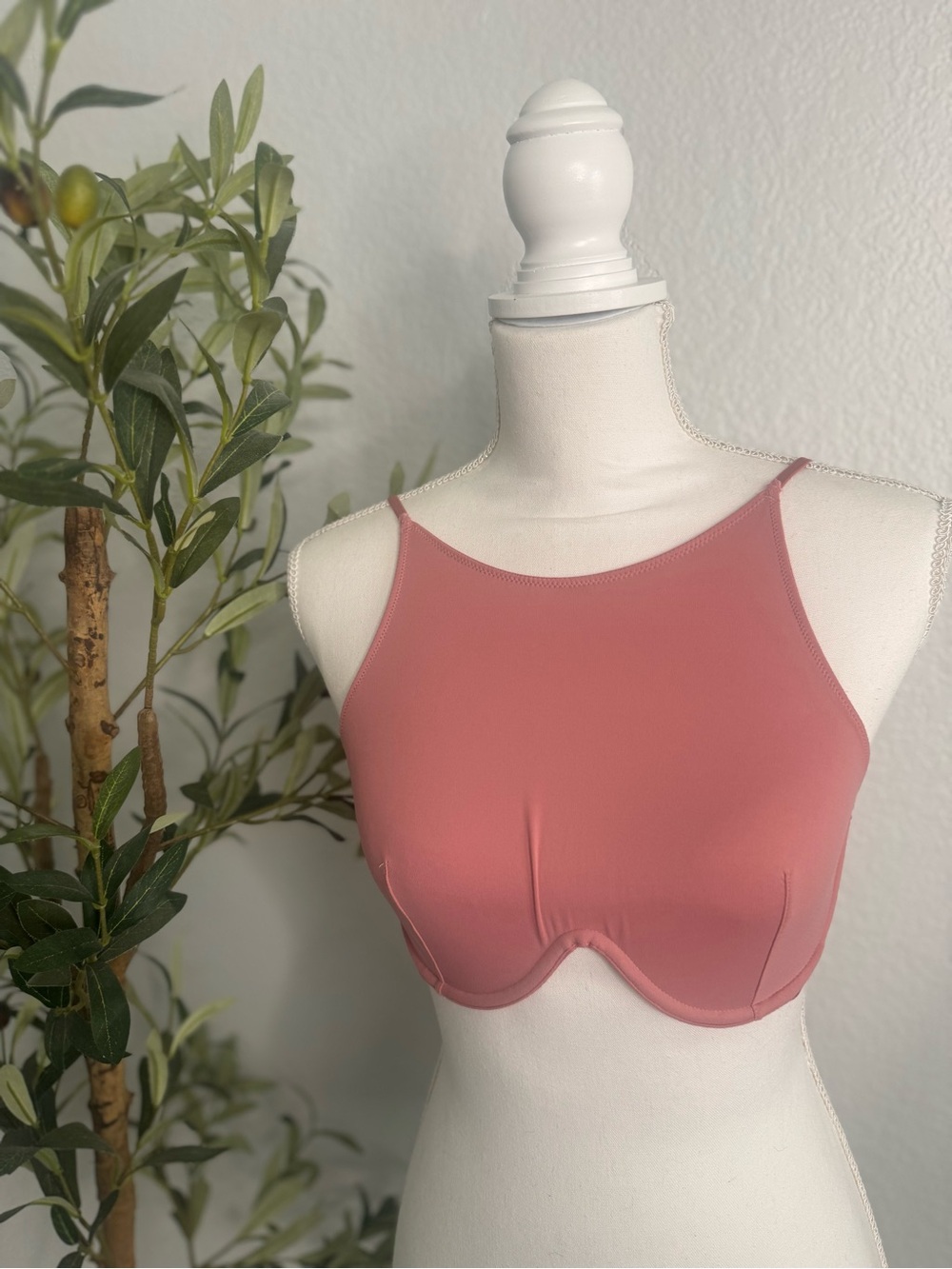 Victoria's Secret High-Neck Underwire Bralette in Rose